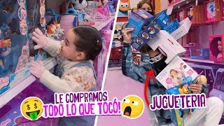 COMPRANDO TODO LO QUE KIMA TOCA EN UNA JUGUETERÍA 😱 JUKILOP [upl. by Imogene]