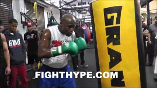 FLOYD MAYWEATHER BLASTS THE HEAVYBAG IN PREPARATION FOR MARCOS MAIDANA [upl. by Legyn380]