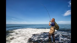 Visblad TV  zeebaars vanaf het strand met kunstaas [upl. by Dollie]