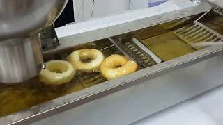 how to use Commercial Donut Maker 02 [upl. by Lennod524]