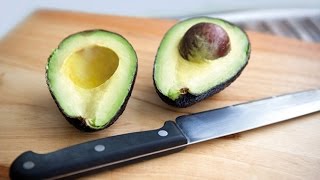 Ganz einfach Avocado zubereiten [upl. by Eive]