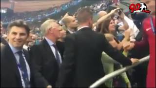 Sir Alex Ferguson waiting patiently to congratulate Ronaldo [upl. by Assiruam]