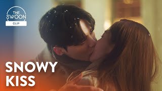 Song Kang and Park Minyoung kiss in the snow  Forecasting Love and Weather Ep 16 ENG SUB [upl. by Ninel]